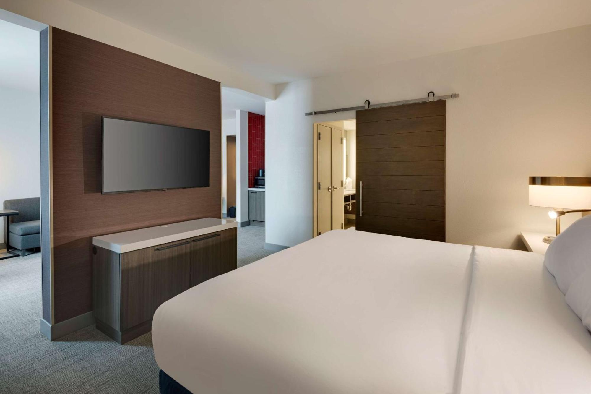 Hilton Garden Inn Haymarket מראה חיצוני תמונה